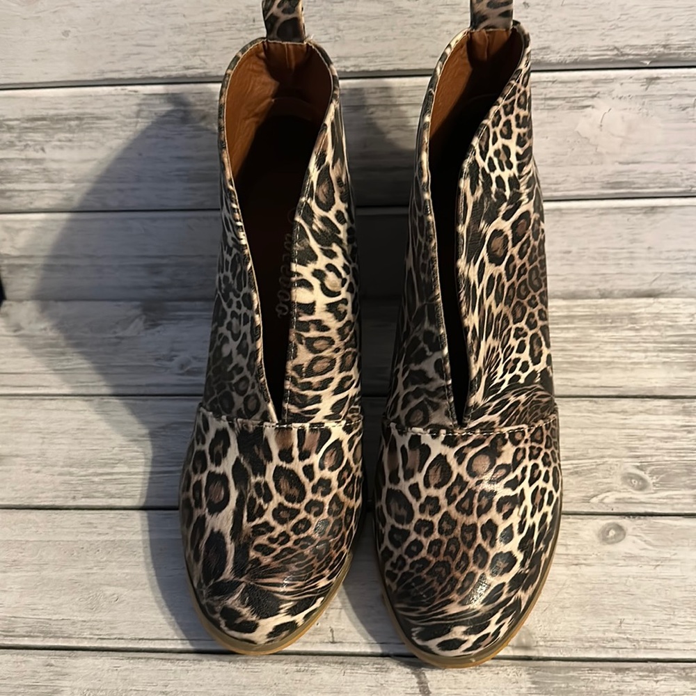 Women’s Weeboo Leopard Print Booties